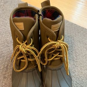 Boys Ryan Tommy Hilfiger size 1 duck boots
